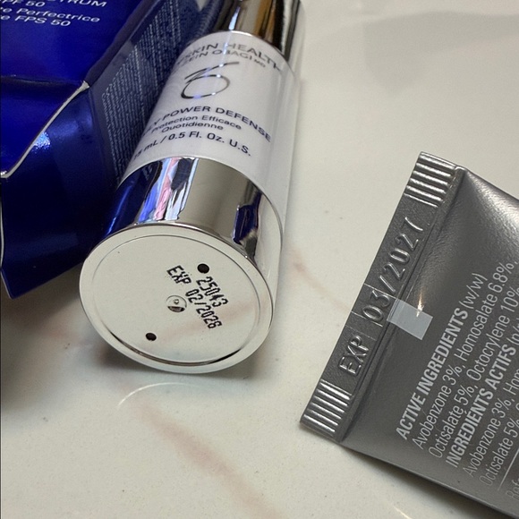 ZO SKIN HEALTH Sun Smart Duo - Picture 2 of 3